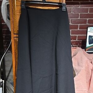 Dana Buchman~Classic Black Women's A-Line Skirt ~ Size 6